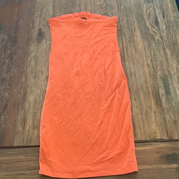 Salmon Colored Body Con Summer Mini Dress strapless - Picture 3 of 5